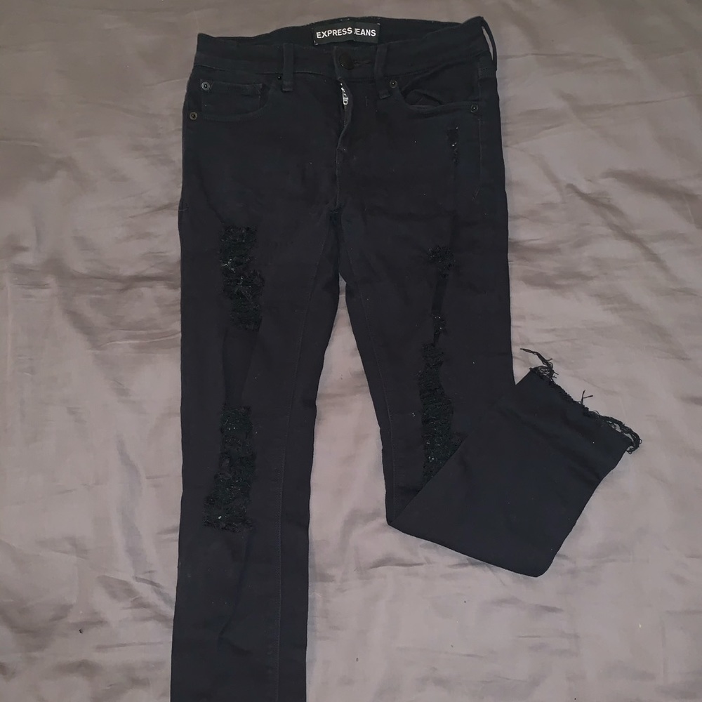 Distressed jeggings